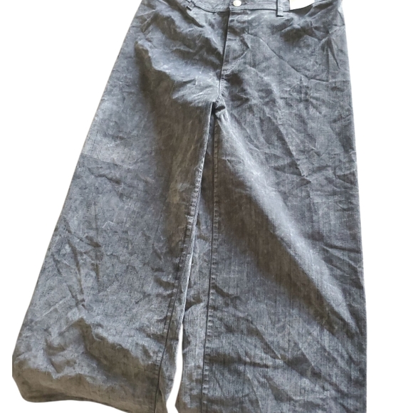 Universal Thread Gray Chinos - Picture 1 of 2